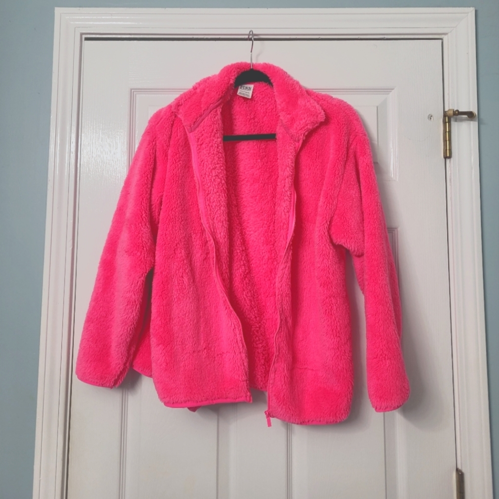 Like New VS Pink BRIGHT Pink Sherpa